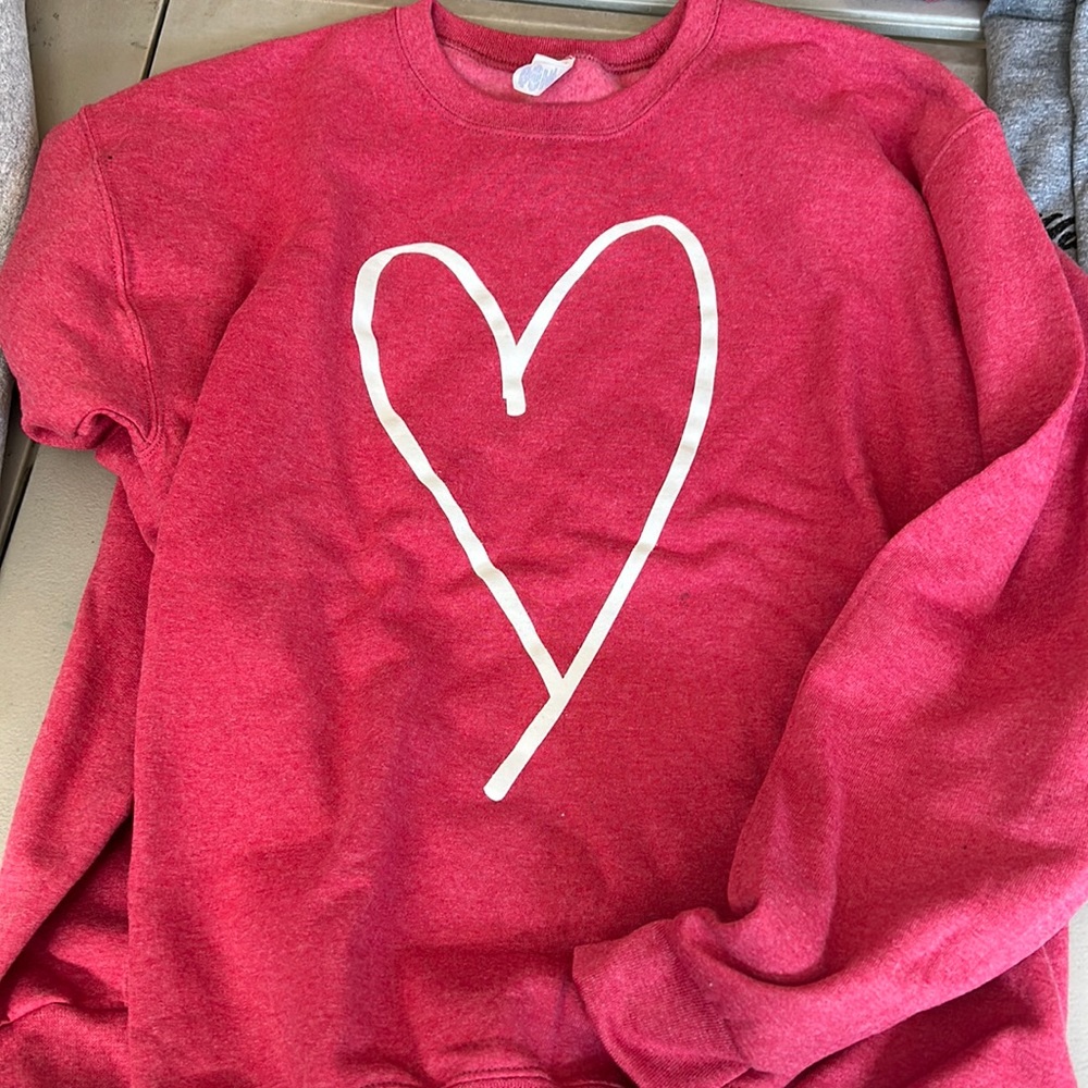 Valentine Sweatshirt ♥️ red hthr size  Medium unisex